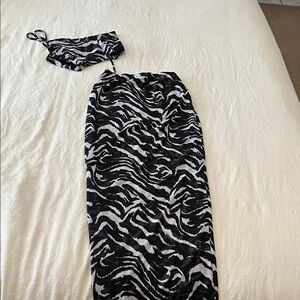 Naked Wardrobe 2 piece zebra SET